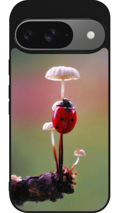 Coque Google Pixel 9 / Pixel 9 Pro - Silicone rigide noir Ladybird on a mushroom 2026