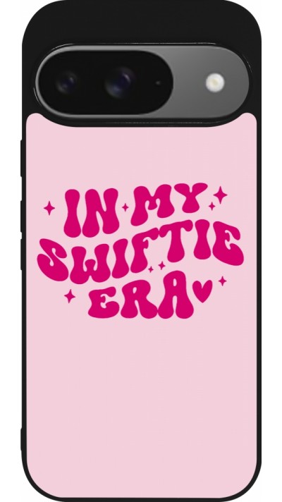 Google Pixel 9 / Pixel 9 Pro Case Hülle - Silikon schwarz Taylor Swift In My Swiftie Era - Pink