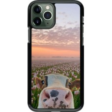 Coque iPhone 11 Pro - Cow with tulips Spring 2026