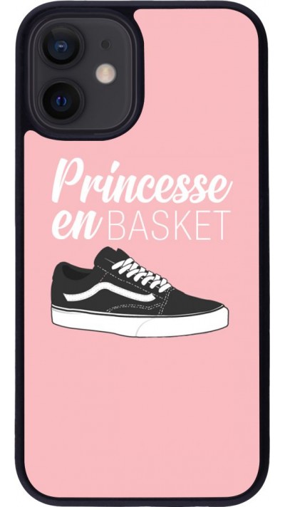Coque iPhone 12 mini - Silicone rigide noir princesse en basket