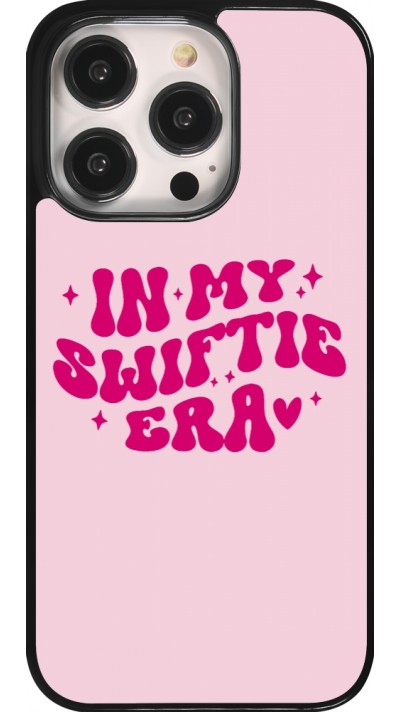 Coque iPhone 14 Pro - Taylor Swift In My Swiftie Era - Pink