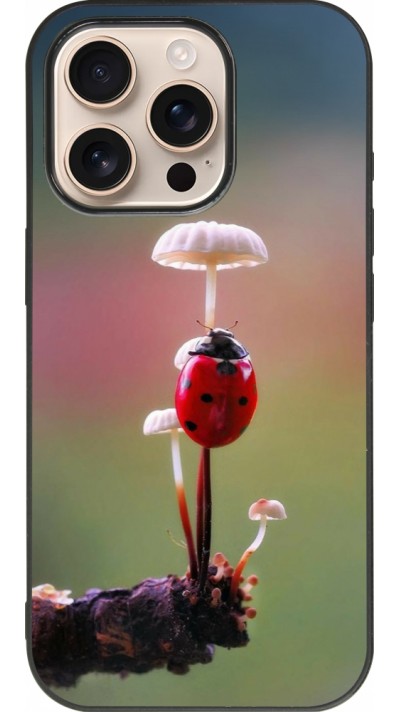 Coque iPhone 16 Pro - Silicone rigide noir Ladybird on a mushroom 2026