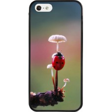 iPhone 5/5s / SE (2016) Case Hülle - Silikon schwarz Ladybird on a mushroom Spring 2026