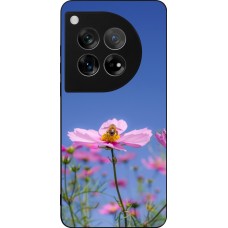 Coque OnePlus 12 - Silicone rigide noir Bee on a flower 2026