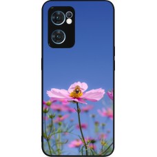 Coque OPPO Reno7 5G - Silicone rigide noir Bee on a flower Spring 2026