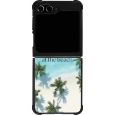 Coque Samsung Galaxy Z Flip5 - Silicone rigide noir Summer 2025 Life is better at the beach