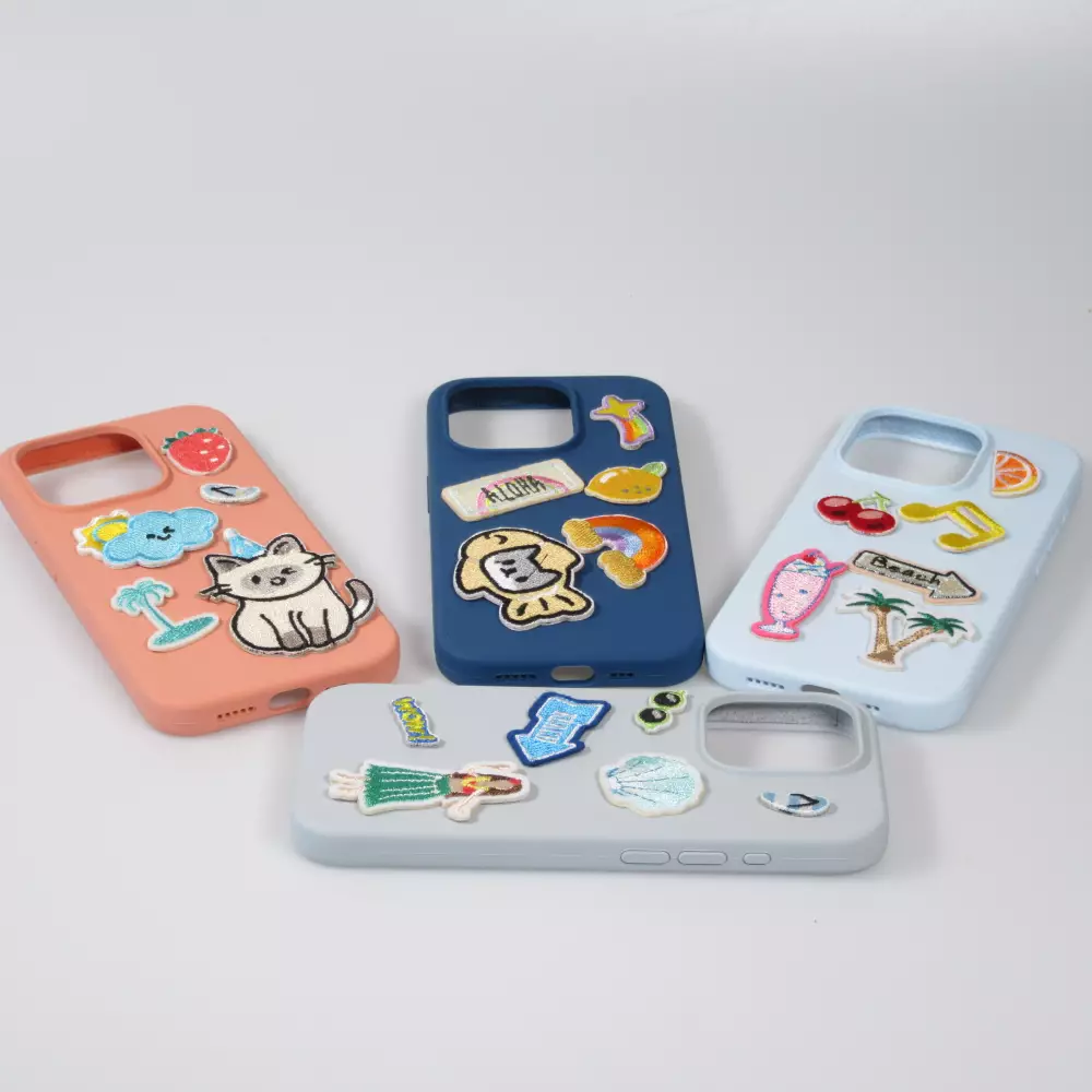 Autocollant sticker pour téléphone/tablette/ordinateur brodé en 3D - Cat with scarf