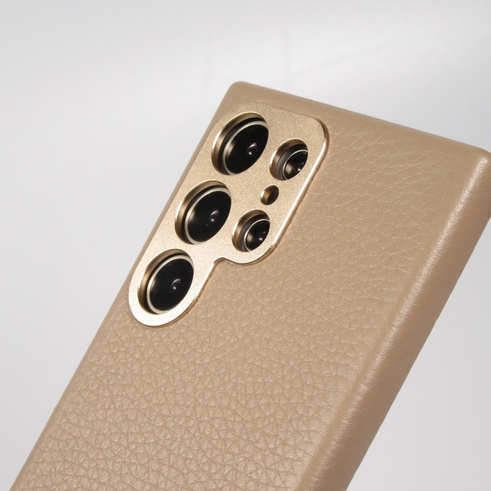 Galaxy S24 Ultra Case Hülle - Vollständig genarbtes Luxuskalbsleder mit Metallknöpfen und MagSafe - Beige