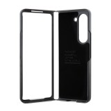 Coque Samsung Galaxy Z Fold5 - BMW M effet carbone et cuir avec logo métallique en relief - Noir