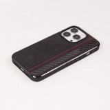Coque iPhone 14 Pro Max - Carbomile alcantara et carbone avec surpiqûres rouges (compatible MagSafe)