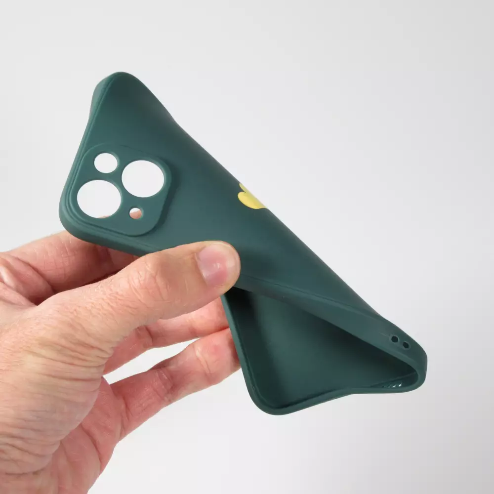 iPhone 16 Pro Case Hülle - Silikon Mat Herz gold - Dunkelgrün