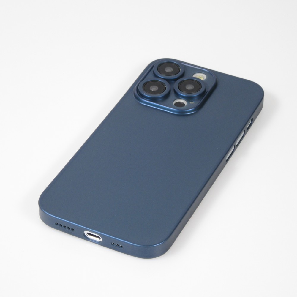 Coque iPhone 15 Pro - plastique ultra fin semi-transparent mat - Bleu