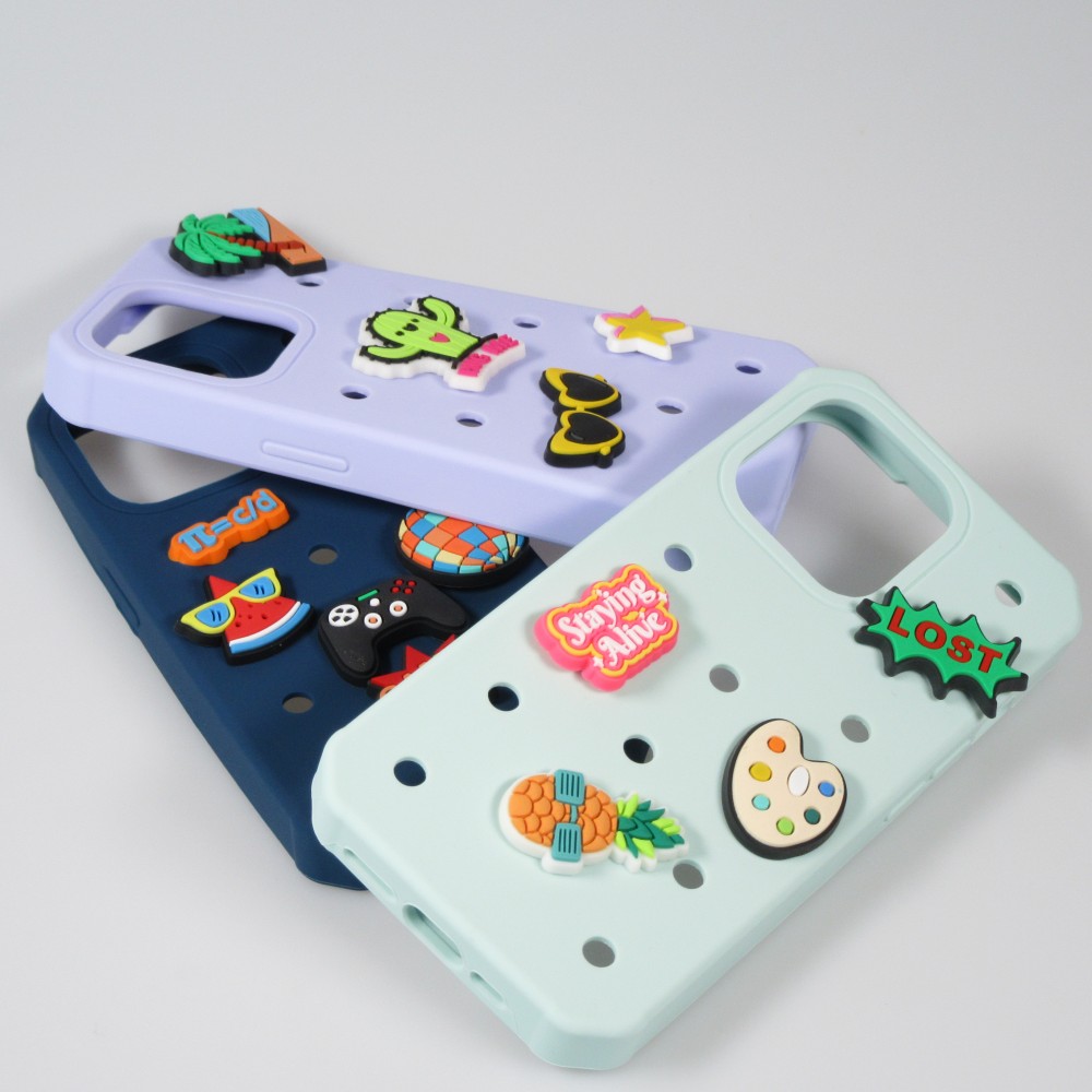 Coque iPhone 14 - Case épais en silicone avec des trous pour les stickers à fixer - Bleu clair