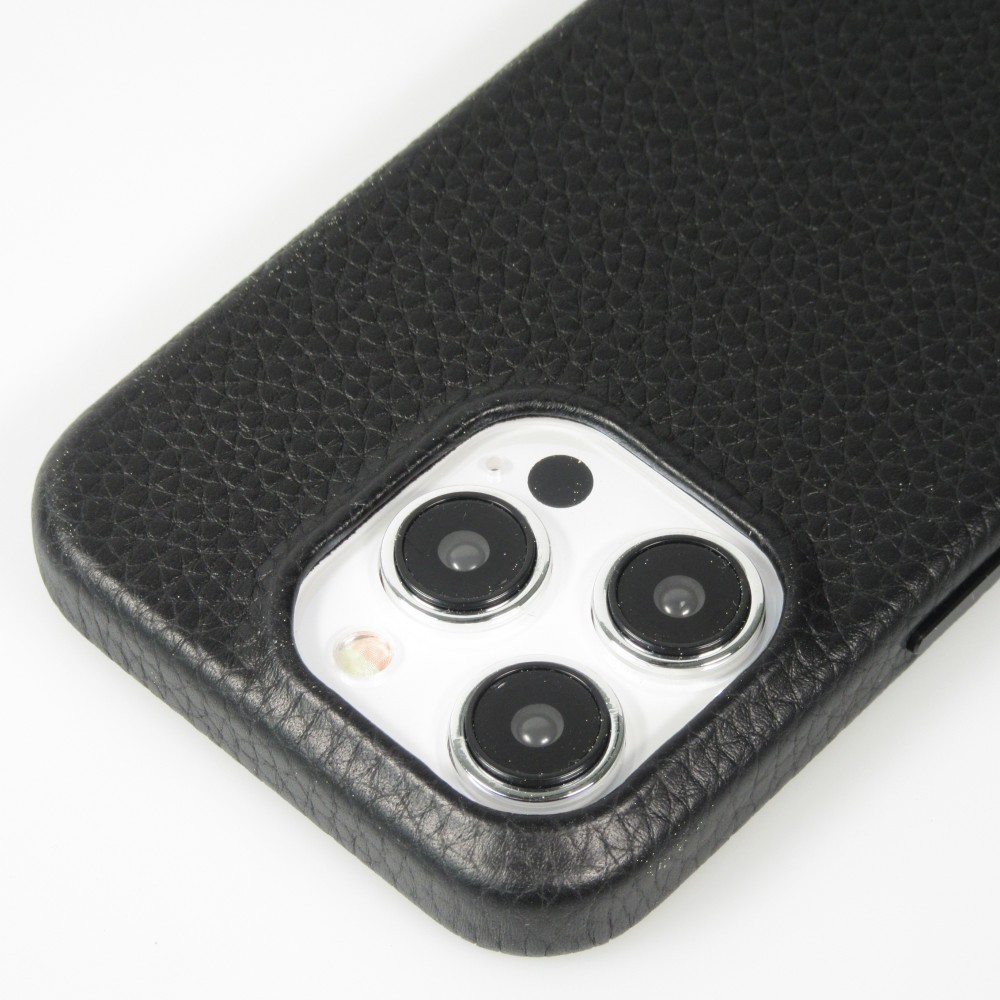 Coque iPhone 15 Pro Max - Cuir de veau luxe grainé intégral avec boutons métalliques et MagSafe - Noir