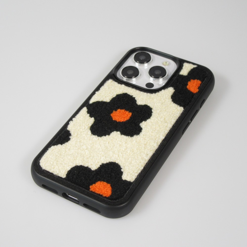 Coque iPhone 15 Pro - Silicone avec surface tufting effet fleur - Noir