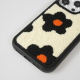 Coque iPhone 15 Pro - Silicone avec surface tufting effet fleur - Noir