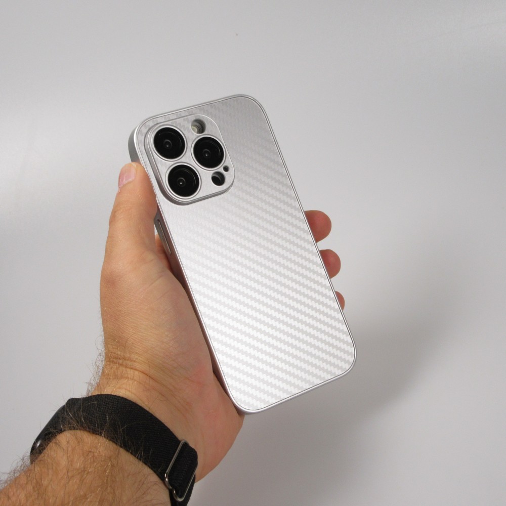 Coque iPhone 14 Pro Max - Silicone rigide look fibre de carbone + protection caméra - Argent