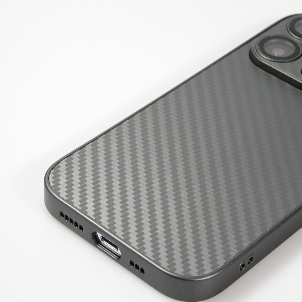 Coque iPhone 14 Pro Max - Silicone rigide look fibre de carbone + protection caméra - Gris