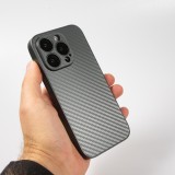 Coque iPhone 14 Pro Max - Silicone rigide look fibre de carbone + protection caméra - Gris