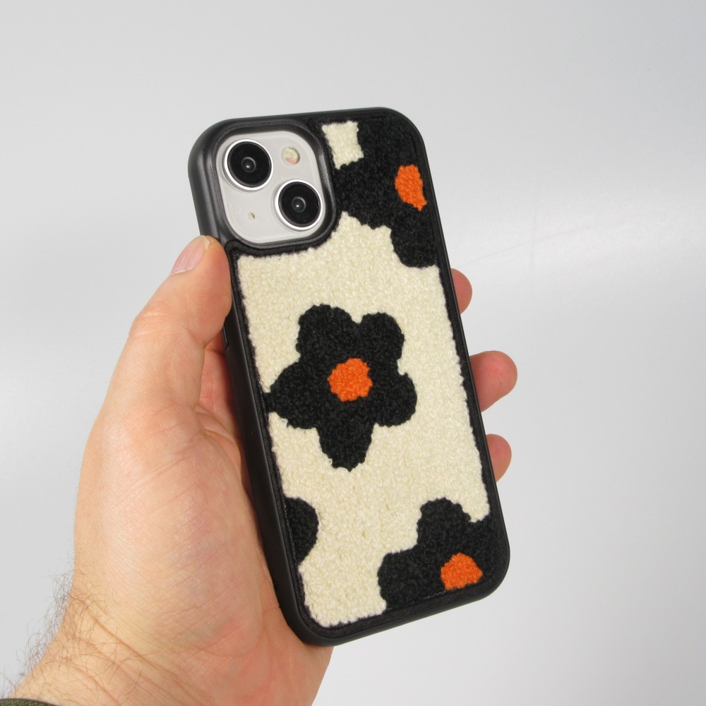 Coque iPhone 14 - Silicone avec surface tufting effet fleur - Noir