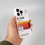 Coque iPhone 15 Pro Max - Gel silicone vintage video cassette E-240 - Blanc
