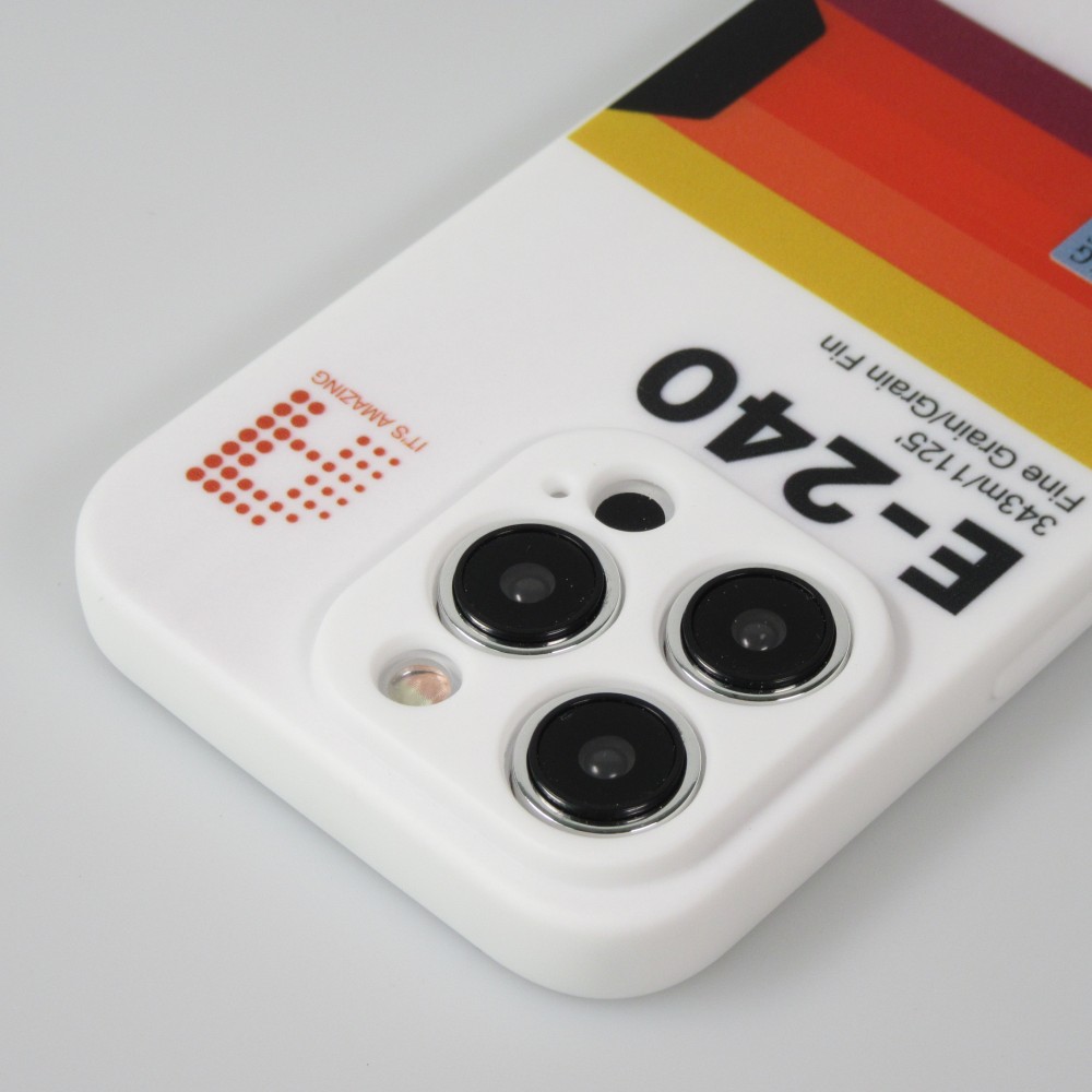 Coque iPhone 15 Pro Max - Gel silicone vintage video cassette E-240 - Blanc