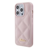 Coque iPhone 15 Pro Max - Guess similicuir molletonné en carreaux et logo doré métallique en relief - Rose clair