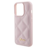 Coque iPhone 15 Pro Max - Guess similicuir molletonné en carreaux et logo doré métallique en relief - Rose clair
