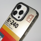 Coque iPhone 15 Pro - Gel silicone vintage video cassette E-240 - Gris