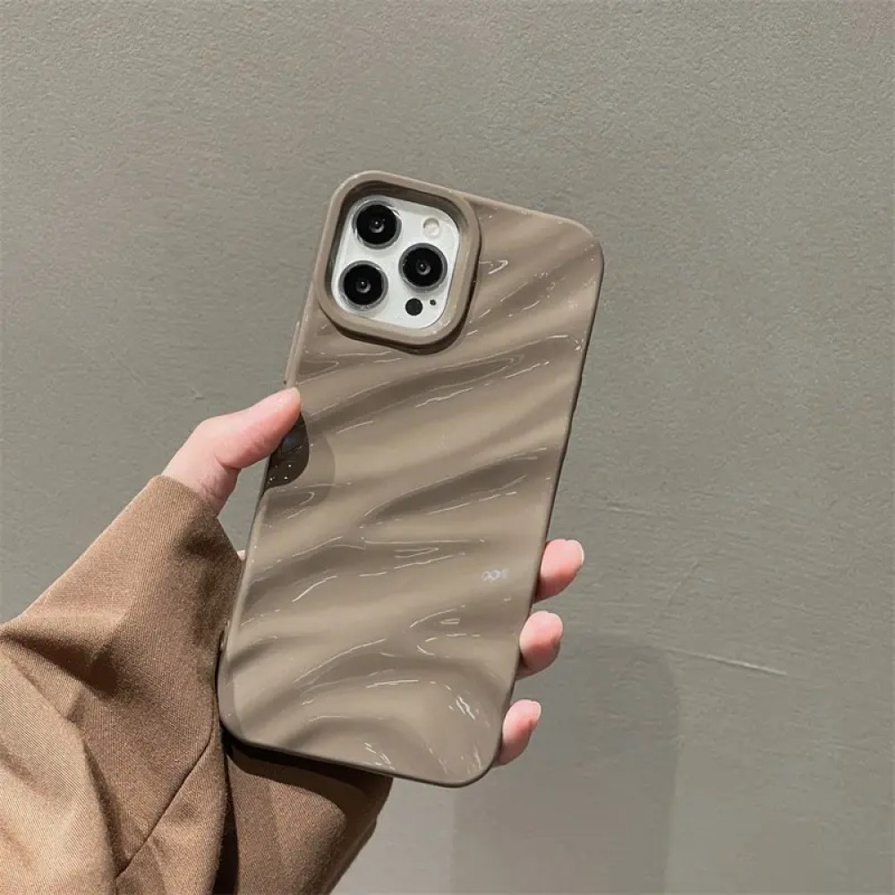 Coque iPhone 15 Pro Max - Silicone avec forme de vague 3D mat - Brun