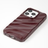 Coque iPhone 15 Pro - Silicone avec forme de vague 3D mat - Violet
