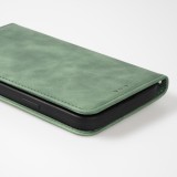 Etui cuir iPhone 16e - Flip Wallet vintage avec fermeture aimantée et compartiment cartes - Vert foncé
