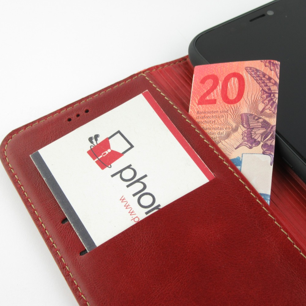 Fourre iPhone 15 Pro - Flip Fierre Shann cuir véritable - Rouge