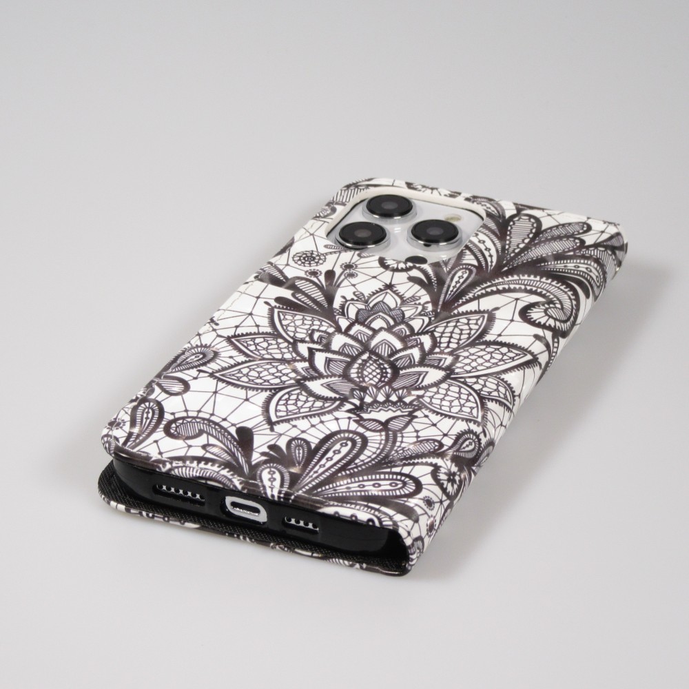 iPhone 14 Pro Case Hülle - Flip - Black & White Mandala - Weiss