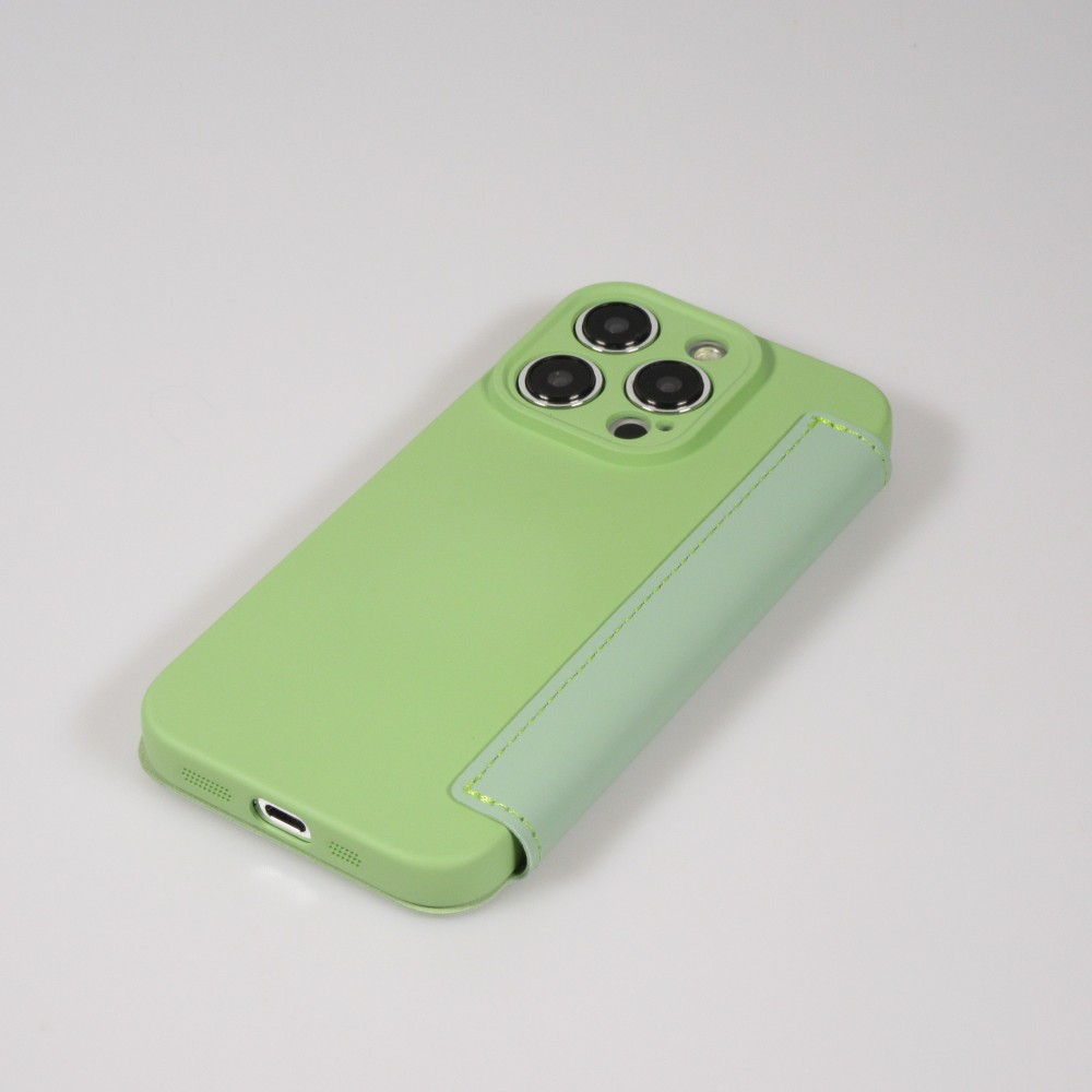 Fourre iPhone 15 Pro Max - Flip silicone souple avec surface lisse et mate - Vert