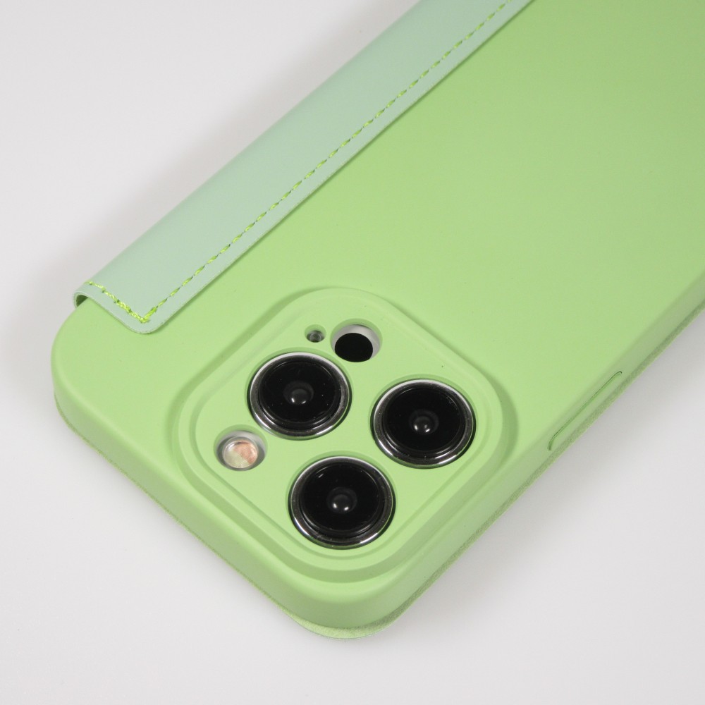 Fourre iPhone 15 Pro Max - Flip silicone souple avec surface lisse et mate - Vert