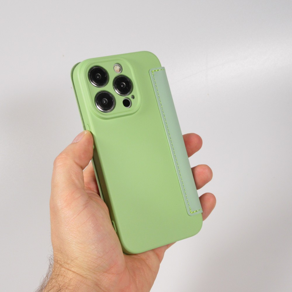 Fourre iPhone 15 Pro Max - Flip silicone souple avec surface lisse et mate - Vert