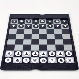 Jeu d'&eacute;checs format portefeuille pliable plat portable ultra compact facile &agrave; ranger avec pi&egrave;ces aimant&eacute;es