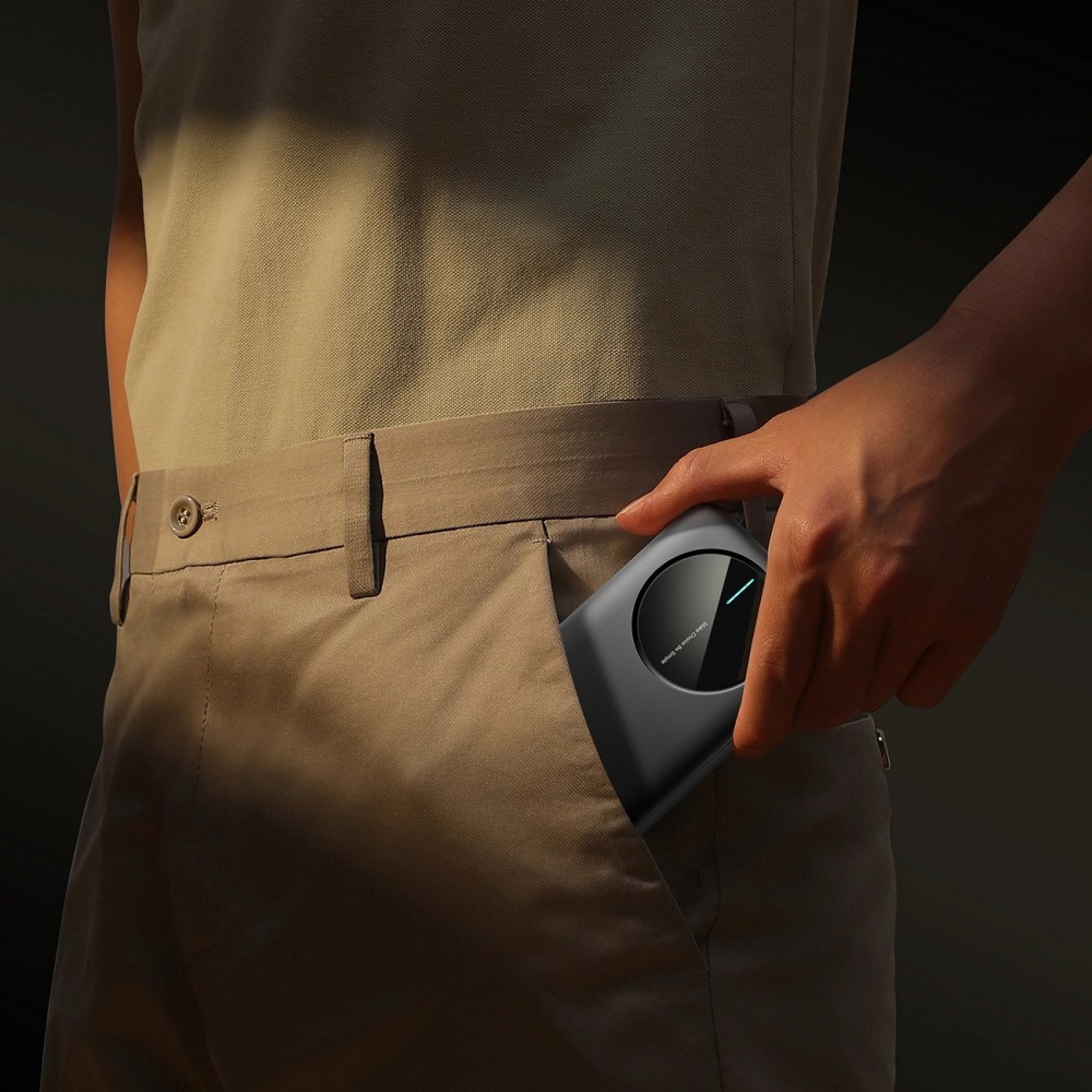 Joyroom Powerbank 3 en 1 avec capacit&eacute; de 10000mAh clean Design 2x USB-A 2.4 & 1x USB-C (In+Out) - Noir