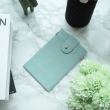 Pochette à bandoulière universelle pour smartphone en cuir végétal avec lanière en cuir (végétal) - Bleu clair