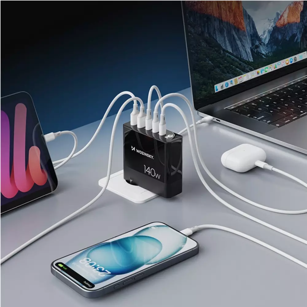 WOZINSKY Multi-Adapter 140W Fast Charger GaN 5 in 1 Powerbooster 3x USB-C + 2x USB-A  - Schwarz