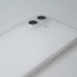 Coque iPhone 16 - Plastique ultra-fin texture mat semi-transparent - Blanc