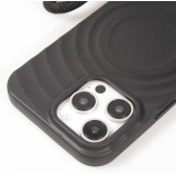 Coque iPhone 16 Pro - Silicone Soft Touch MagSafe avec vagues et lani&egrave;re - Noir