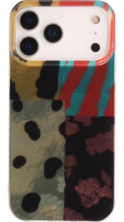 Coque iPhone 17 Pro Max - Animal print holographique motifs sauvages et reflets iris&eacute;s sur silicone dur - Multicolore