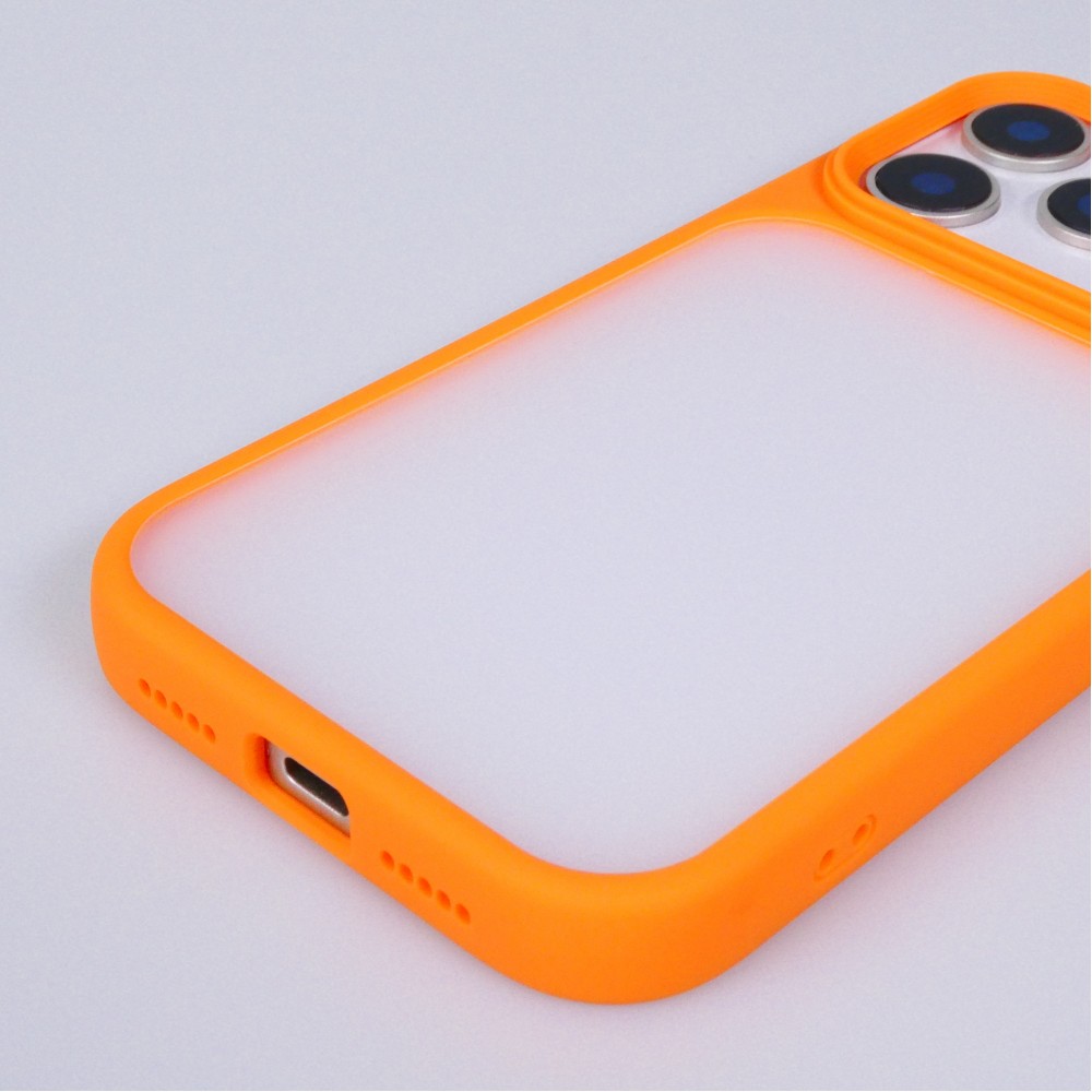 Coque iPhone 17 Pro - SiliconeEdge antichoc avec renfort silicone boutons m&eacute;tal et protection de batterie - Orange