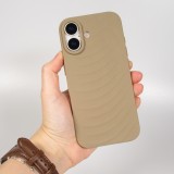 Coque iPhone 17 - Relief ondulé en silicone souple style original et minimaliste - Brun
