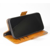 Etui cuir iPhone 17 Air - Flip Wallet en cuir véritable avec stripe design et compartiment à cartes - Brun clair