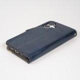 Etui cuir iPhone 17 - Flip Wallet en cuir véritable avec stripe design et compartiment à cartes - Bleu