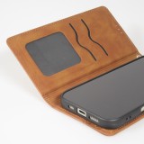 Etui cuir iPhone 17 - Flip Wallet vintage avec fermeture aimantée et compartiment cartes - Brun