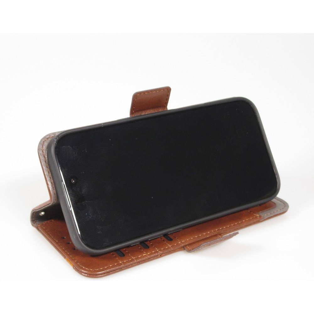 Etui cuir iPhone 17 Pro - Flip Wallet en cuir véritable avec stripe design et compartiment à cartes - Brun foncé